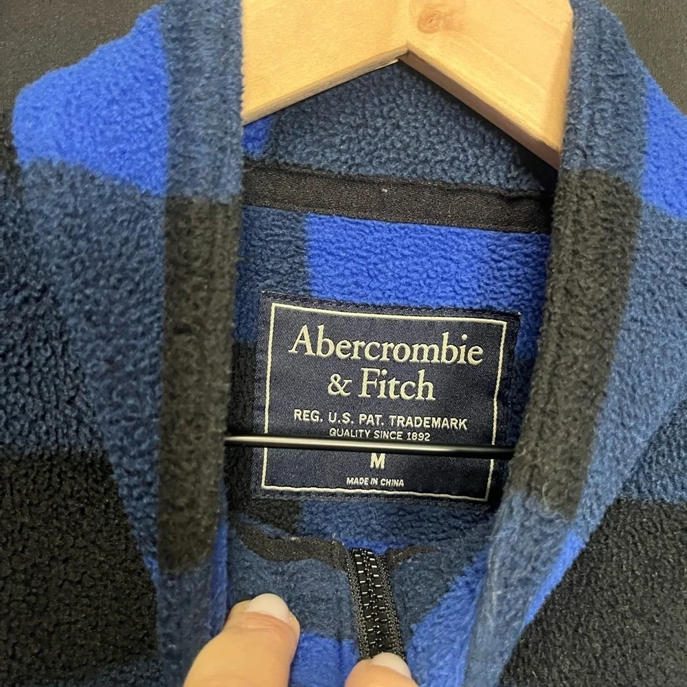 Abercrombie & Fitch 2016 Collection Blue & Black Buffalo Plaid Full Zip Fleece - Picture 5 of 11